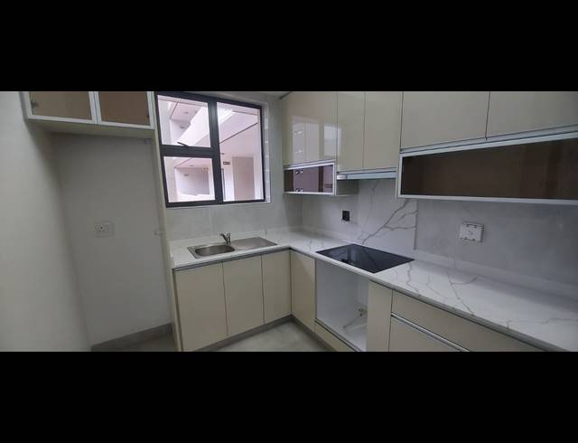 2 BEDROOM APARTMENT FOR SALE IN UMHLANGA RIDGE